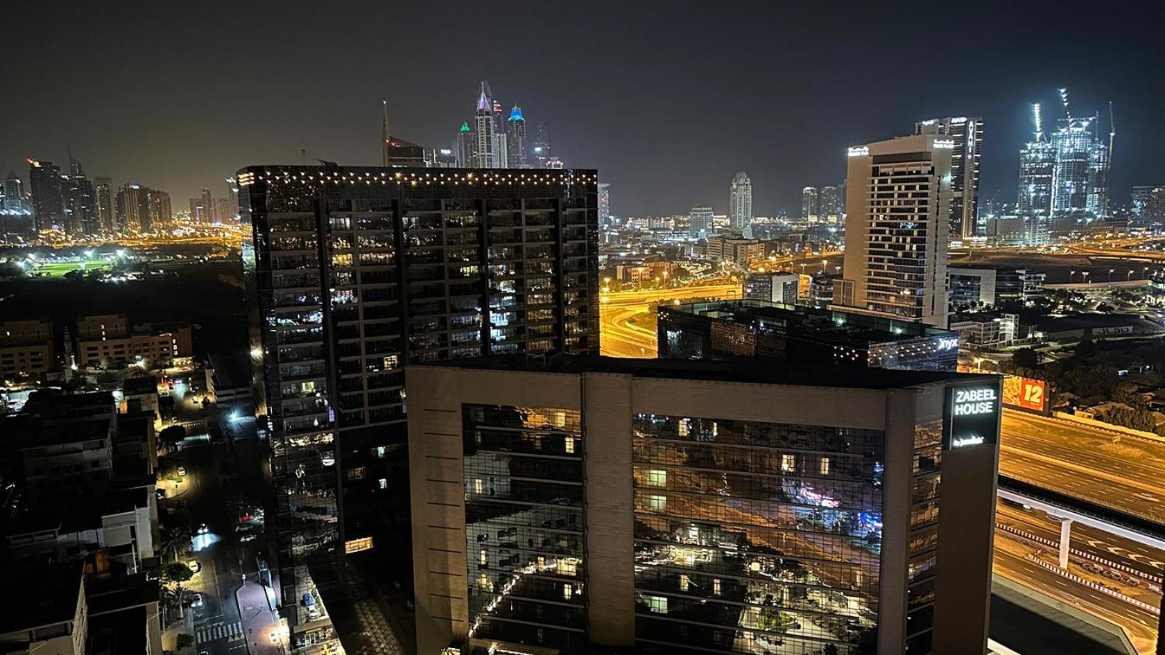 Quiet Partition Room In Tecom Barsha Heights Dubái Exterior foto