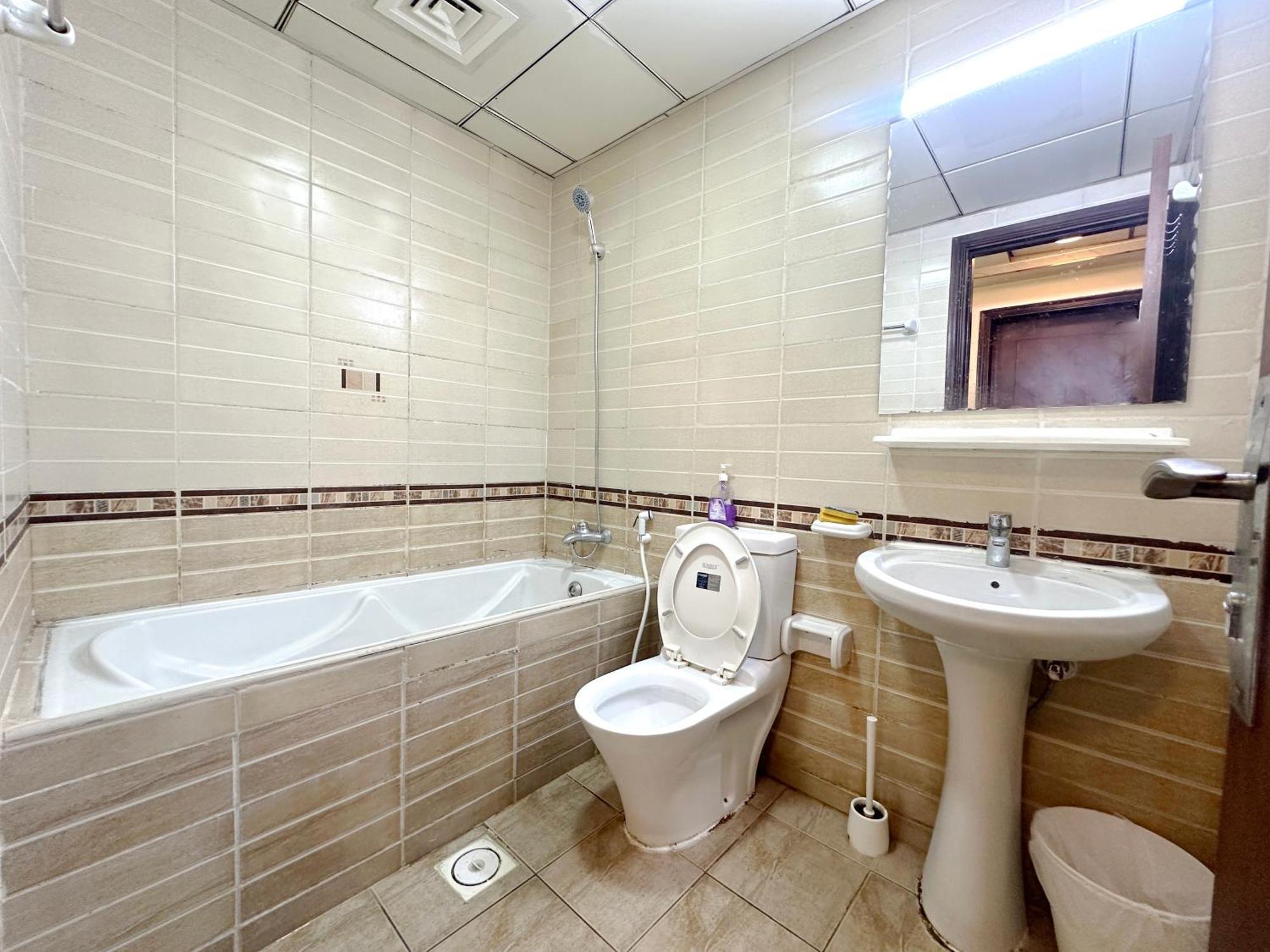 Quiet Partition Room In Tecom Barsha Heights Dubái Exterior foto