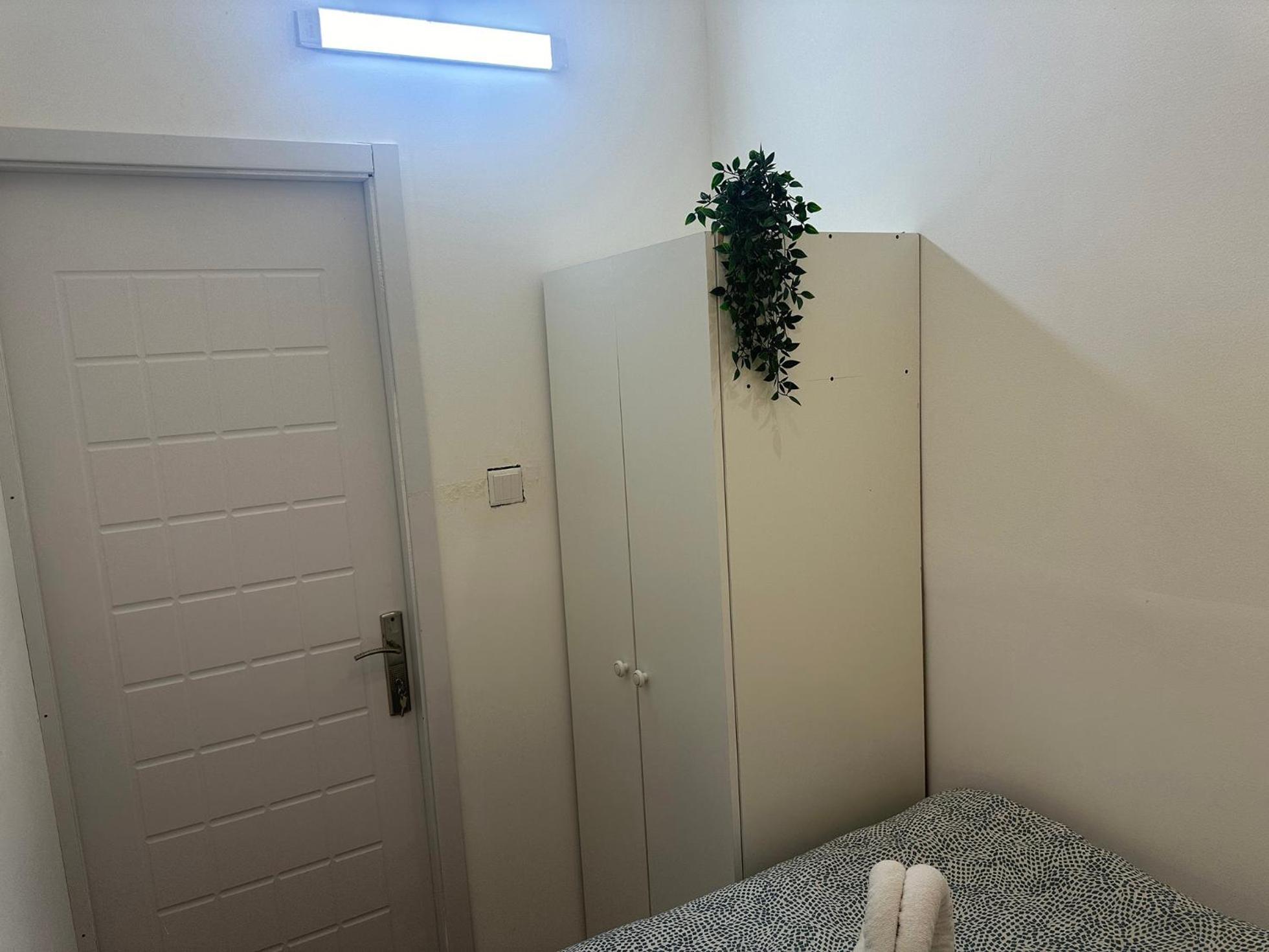 Quiet Partition Room In Tecom Barsha Heights Dubái Exterior foto
